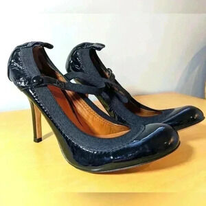 BCBG MAXAZRIA  SIZE 8 ballerine shoes with heels, leather, GREAT USED CONDITION